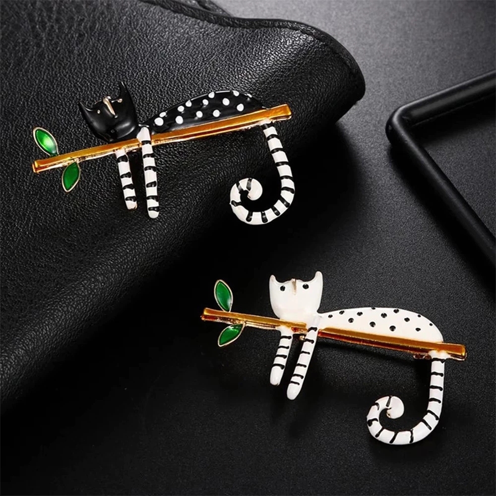 Lazy Cat Sitting On The Tree E - Men Accessories Bouquet avaliação e preço