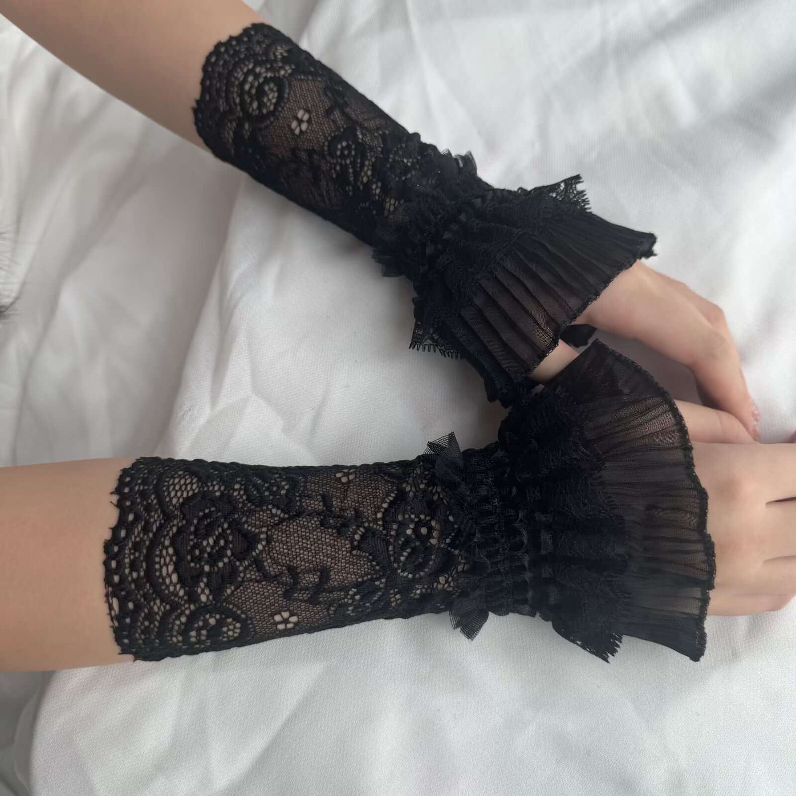 Lace Hollow Wrist Covers Trump - Men Accessories Hand avaliação e preço