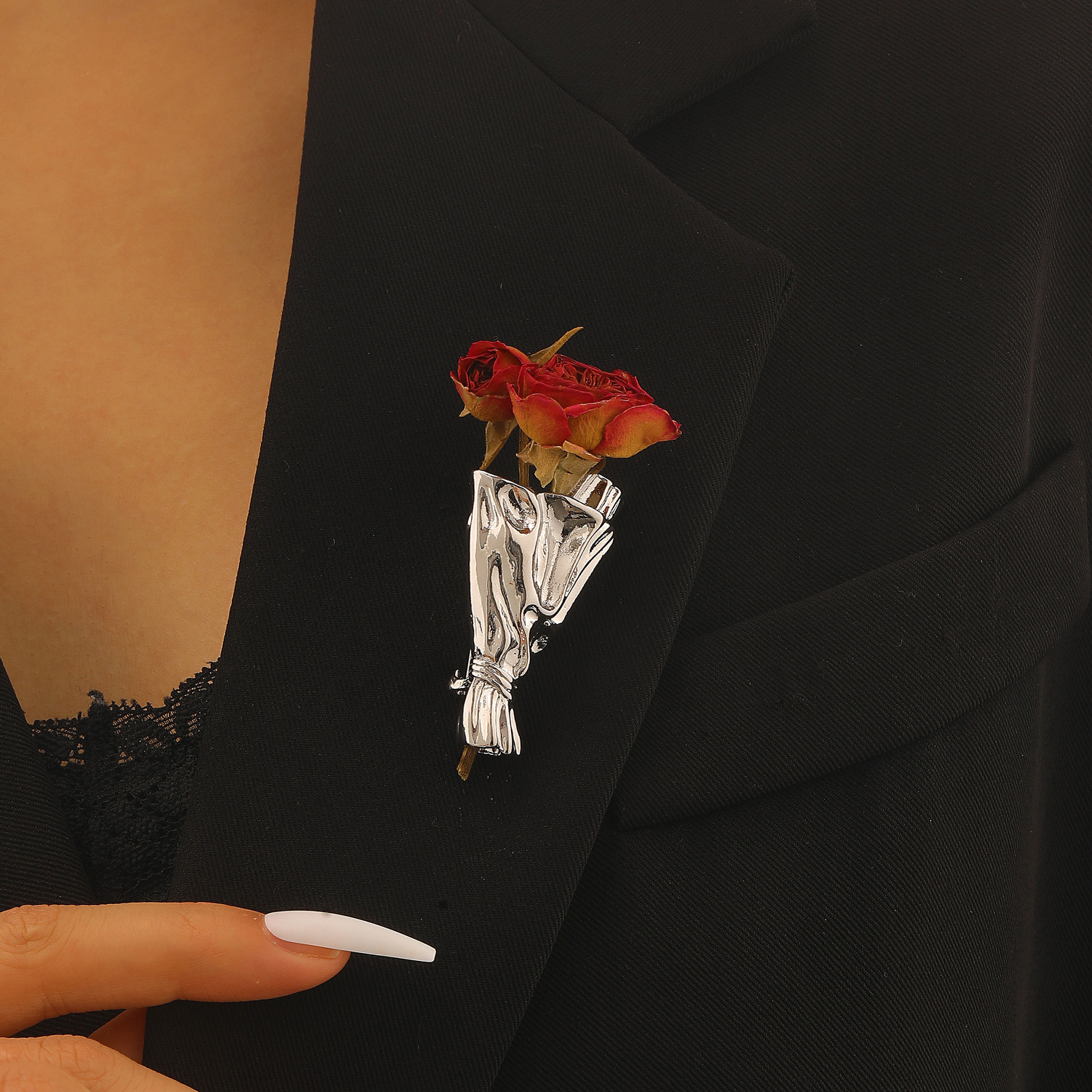 Creative Metal Bouquet Brooch  - Men Accessories Bouquet avaliação e preço