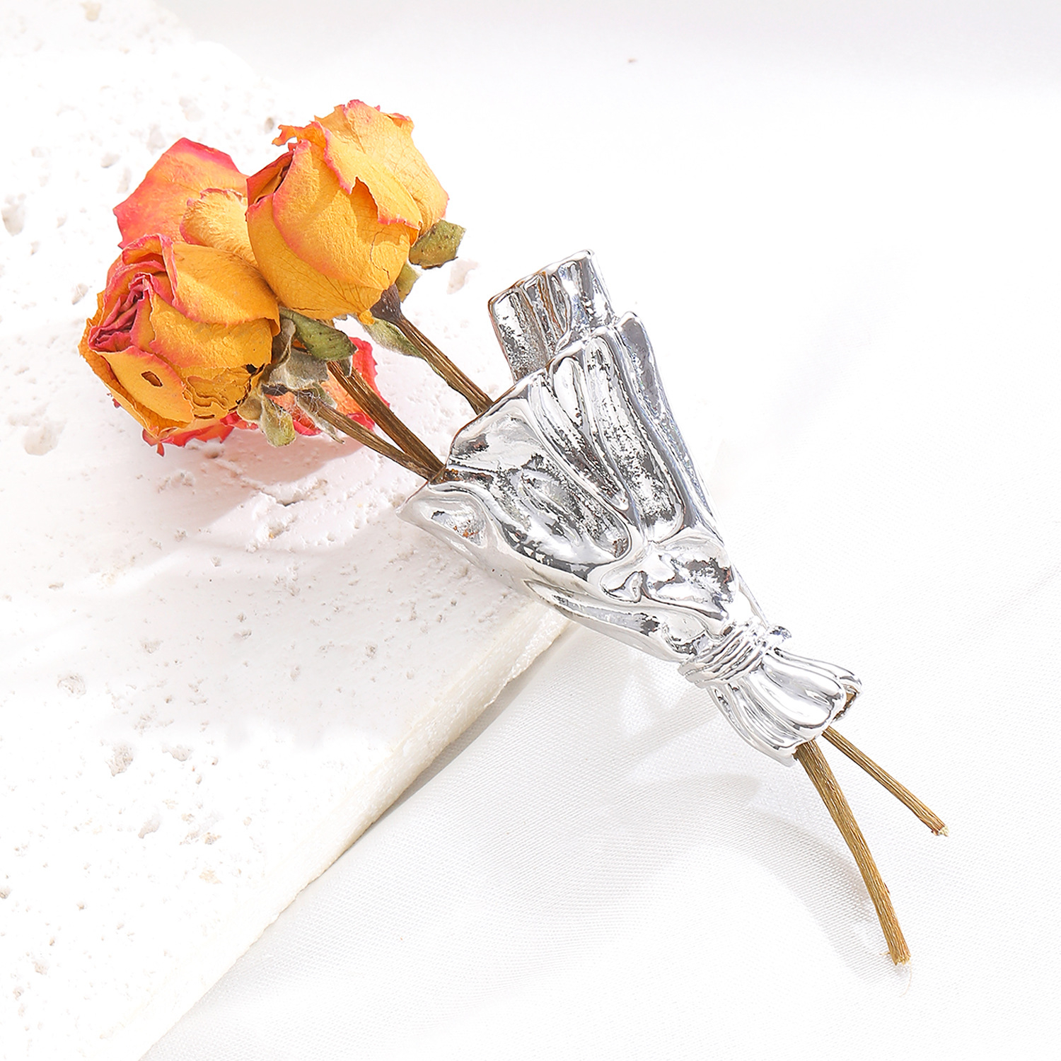 Creative Metal Bouquet Brooch  - Men Accessories Bouquet avaliação e preço