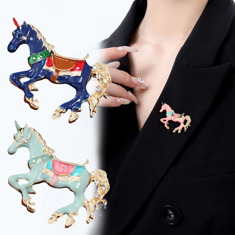 Vintage Enamel Horse Brooches  - Men Accessories Bouquet avaliação e preço