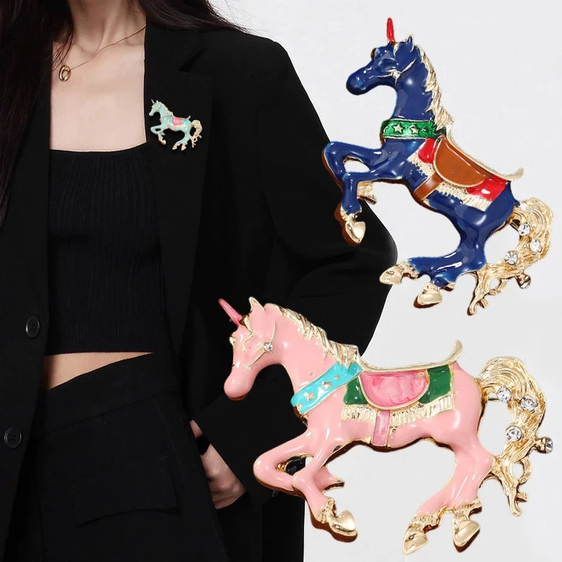 Vintage Enamel Horse Brooches  - Men Accessories Bouquet avaliação e preço