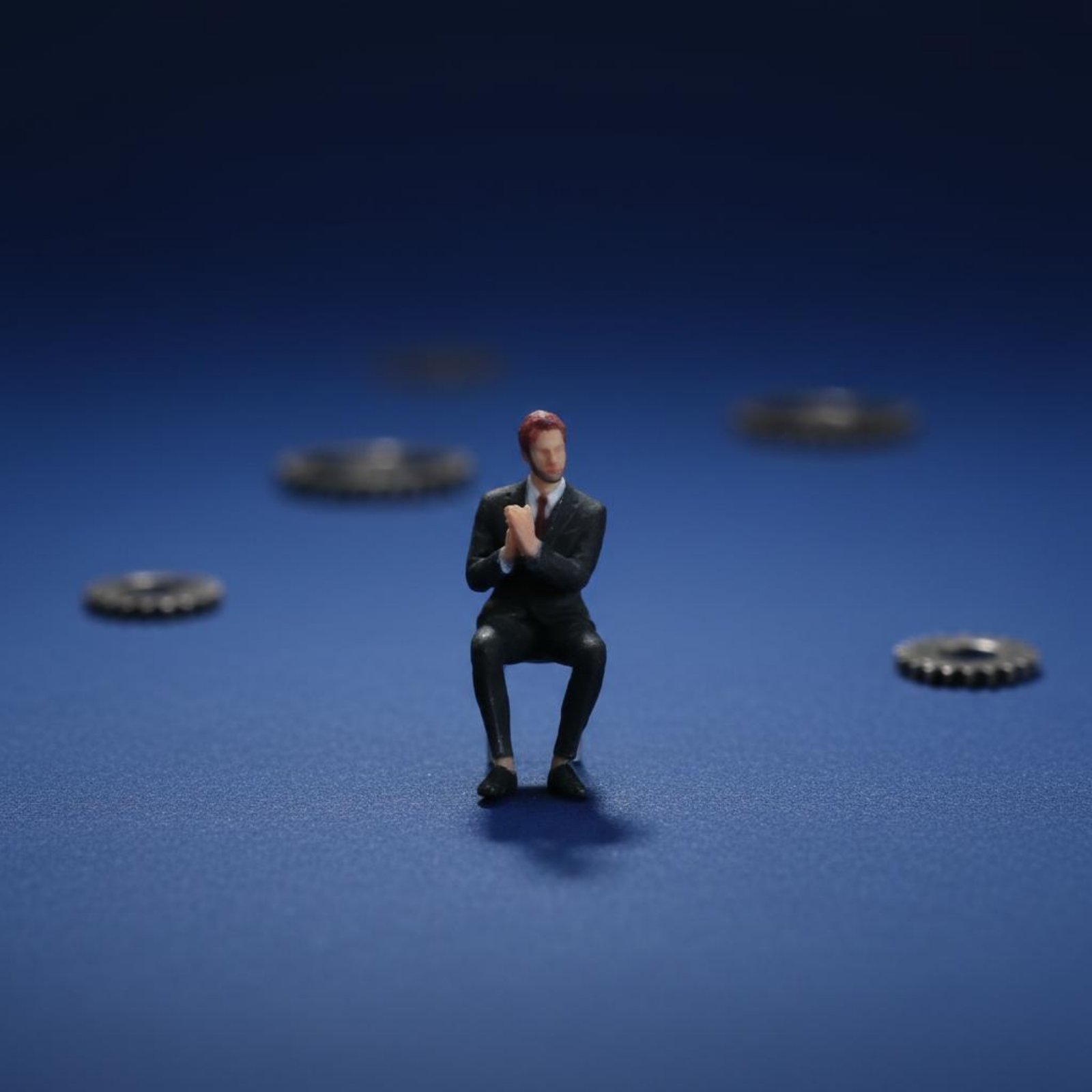 1:64 Scale Sitting Man Figure  - Men'S Suit Accessories avaliação e preço